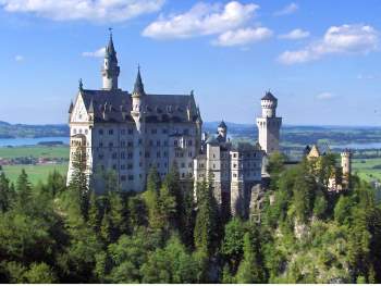 Schloß Neuschwanstein in Bayern Städtereisen in Bayern Familienausflug Schloß Neuschwanstein